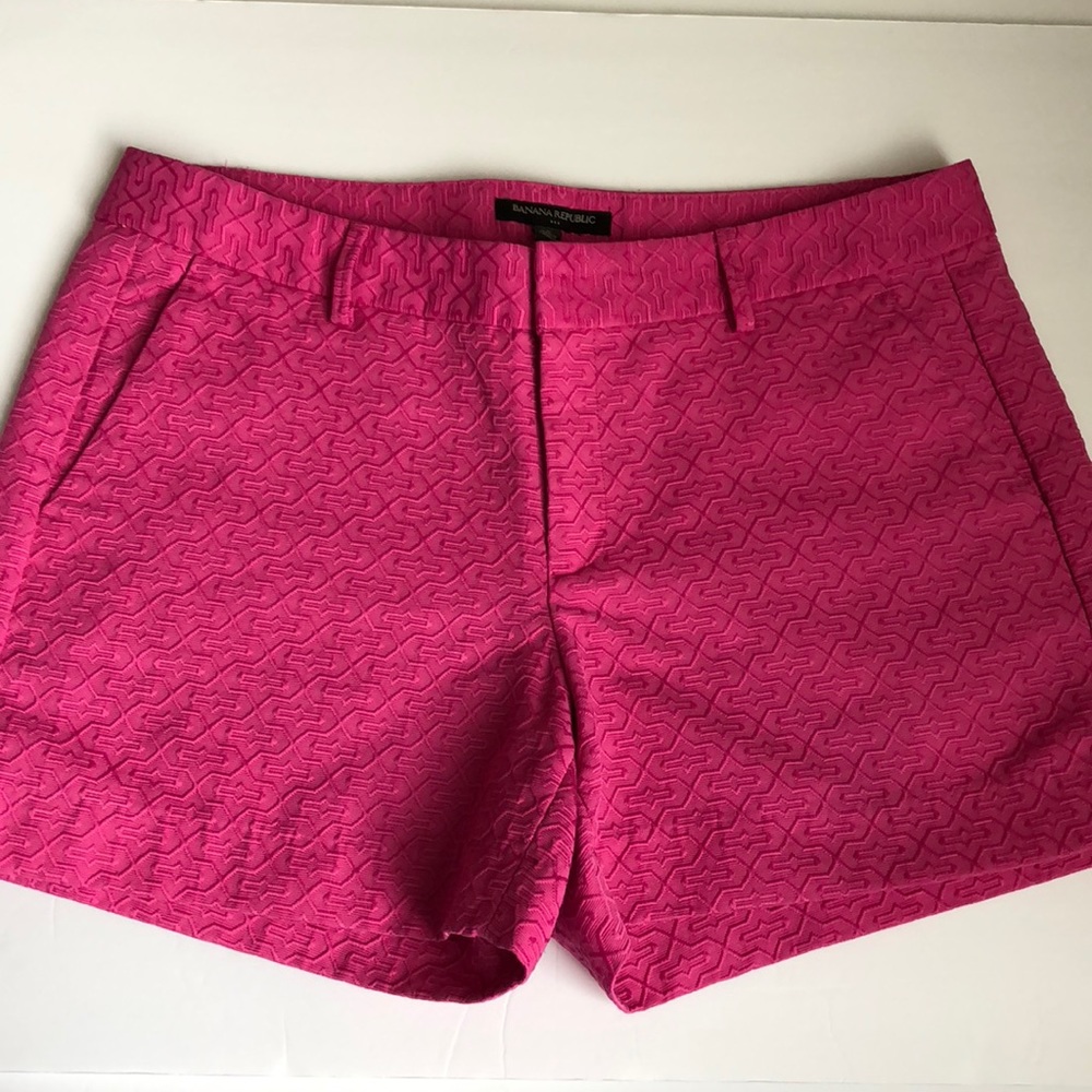 Banana Republic l  Fuschia Front Flat Short 8
